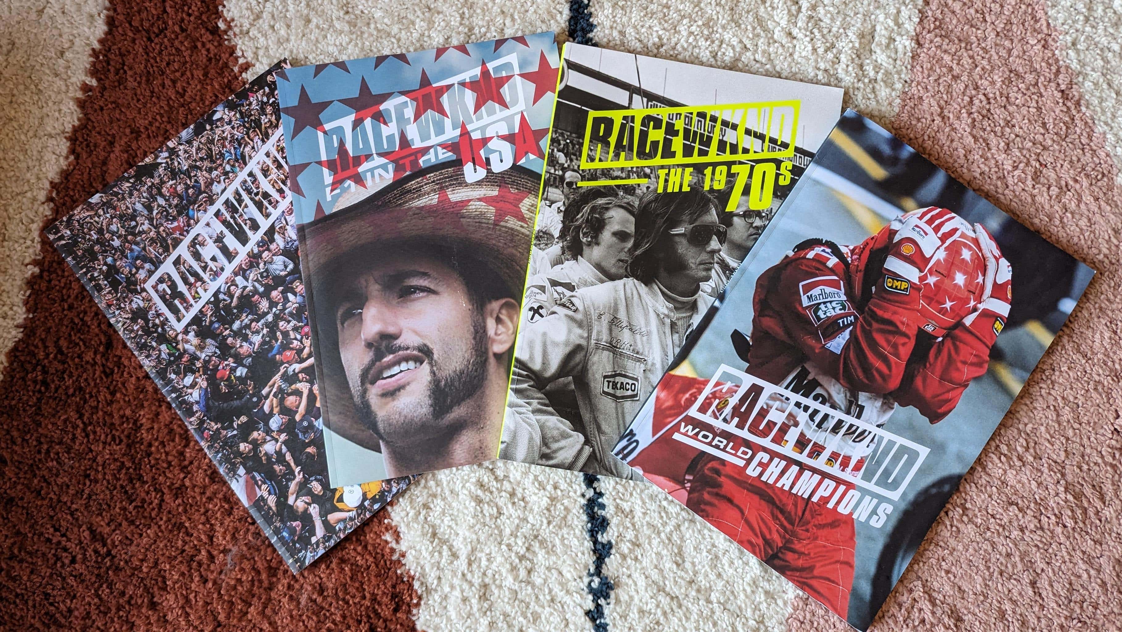 Die ersten vier Ausgaben des RACEWKND-Magazins